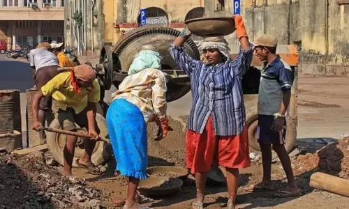 E Shram Portal: ఈ శ్రమ్ పోర్టల్లో ఈ 5 రాష్ట్రాల ప్రజలే ఎక్కువగా ఉన్నారు.. ఎందుకంటే..? E Shram Portal: ఈ శ్రమ్ పోర్టల్లో ఈ 5 రాష్ట్రాల ప్రజలే ఎక్కువగా ఉన్నారు.. ఎందుకంటే..?