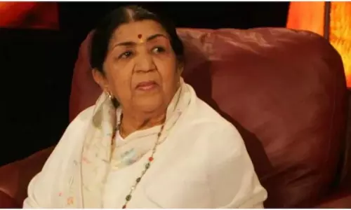 Singer Lata Mangeshkar Tested Corona Positive | Telugu Latest News
