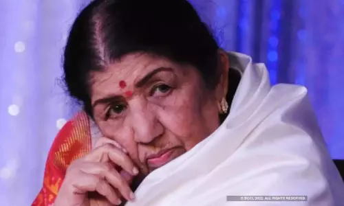 Latha Mangeshkar Tested Covid Positive Treatment is Going On in ICU