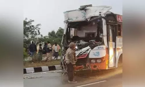 RTC Bus Road Accident in Mahbubnagar District | TS News Today RTC Bus Road Accident in Mahbubnagar District | TS News Today