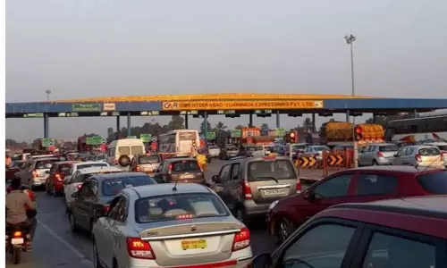 Sankranthi Holidays are over...People on the way to Patnam