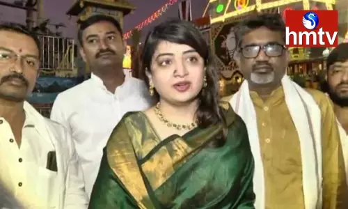 Heroin Poonam Kaur Visited Tirumala Tirupati Devasthanams