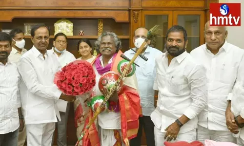 CM KCR Announces One Crore to Kinnera Mogilaiah