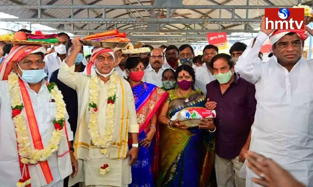 Minister Indrakaran Reddy visiting the Basara Saraswati Temple