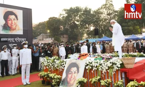 లతా మంగేష్కర్‌ భౌతికకాయానికి నివాళులర్పించిన ప్రధాని మోదీ