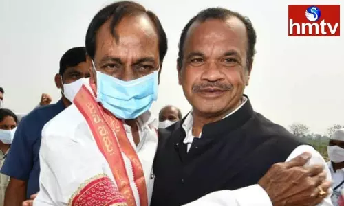 MP Komatireddy who participated with KCR in Janagam Sabha MP Komatireddy who participated with KCR in Janagam Sabha