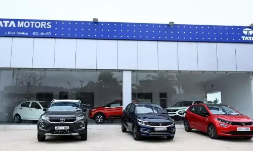 Tata Motors: కారు కొనుగోలు దారులకు టాటా గుడ్‌న్యూస్‌.. రూ.60 వేల వరకు డిస్కౌంట్లు..?