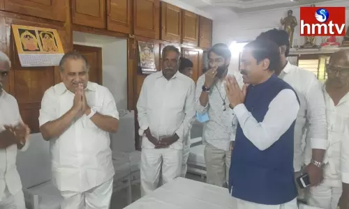 BJP Leader GVL Narasimha Rao Met Ex Minister Mudragada Padmanabham