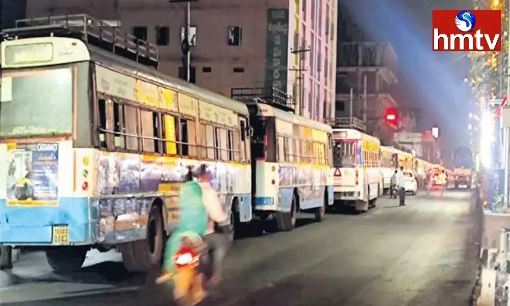 TSRTC Buses Lined Up in Petrol Bunk in Khammam | TS News Today