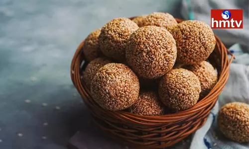 Sesame and Jaggery Ladoo are the Divine Medicine for These Ailments Sesame and Jaggery Ladoo are the Divine Medicine for These Ailments