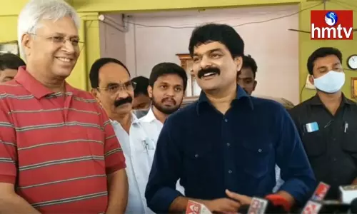 ఉండవల్లి అరుణ్ కుమార్ తో బ్రదర్ అనిల్ భేటీ.. ఉండవల్లి అరుణ్ కుమార్ తో బ్రదర్ అనిల్ భేటీ..