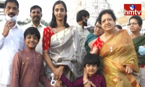 Jr NTR Family Members Visiting Tirumala | AP News