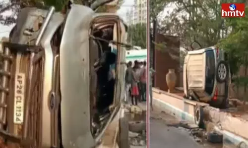 2 killed in Hyderabad Gachibowli Road Accident 2 killed in Hyderabad Gachibowli Road Accident