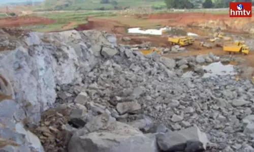 Accident in Quarry Blasting at Visakhapatnam | AP Live News
