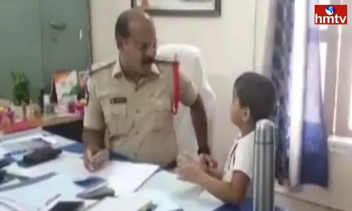 6 Yrs Old Boy Complaint on Traffic Issue Near his School