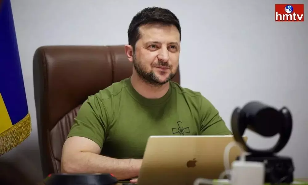 Why does Zelensky wear a simple green T-shirt?