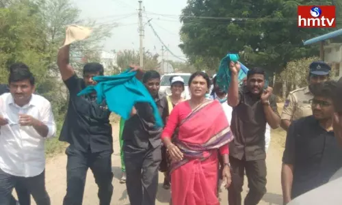 Bee Attack on YS Sharmila Party Members | TS News Today