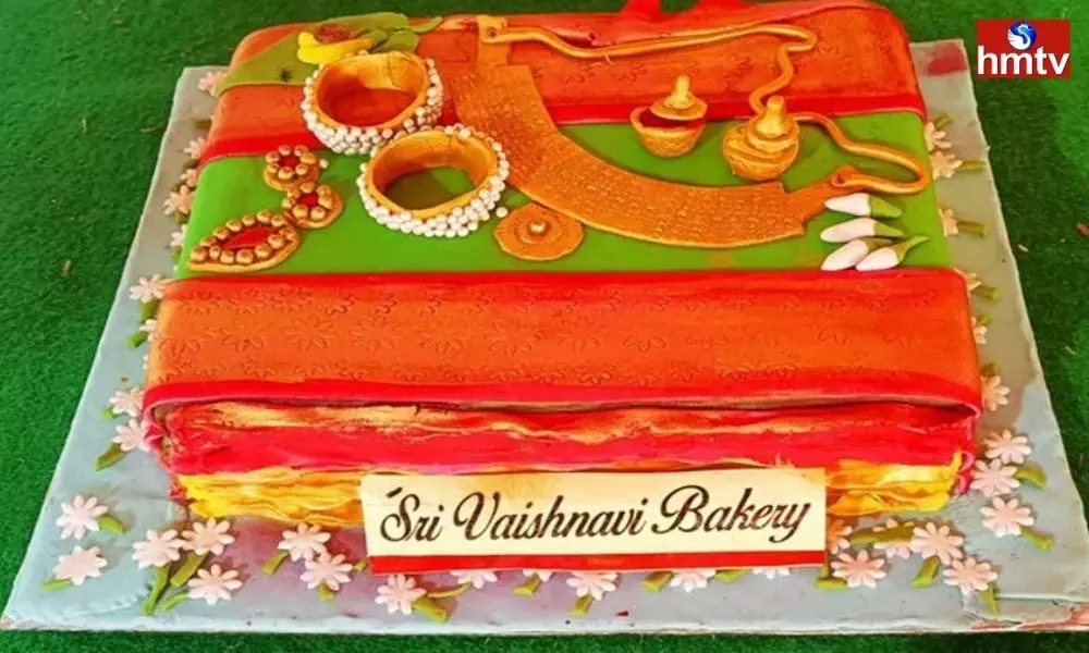 Pattu Saree Cake Special Attraction in Engagement