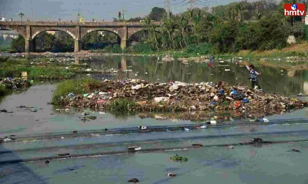 Musi River in Hyderabad Becoming Dumping Yard with Poisonous Chemicals | Live News