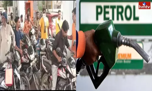 At a Petrol Bunk in Solapur Petrol Offer for Rs.1 At a Petrol Bunk in Solapur Petrol Offer for Rs.1