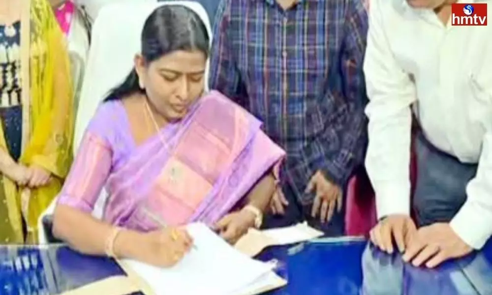Taneti Vanitha Took Charge as the AP Home Minister | Telugu News Today