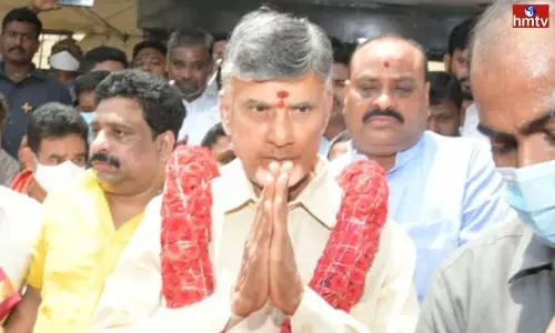 Chandrababu Visited Kanakadurgamma Temple in Vijayawada