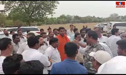 Congress Party Leaders Fight in Warangal