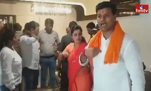 Hanuman Chalisa Row Navneet Rana and his Husband Arrested