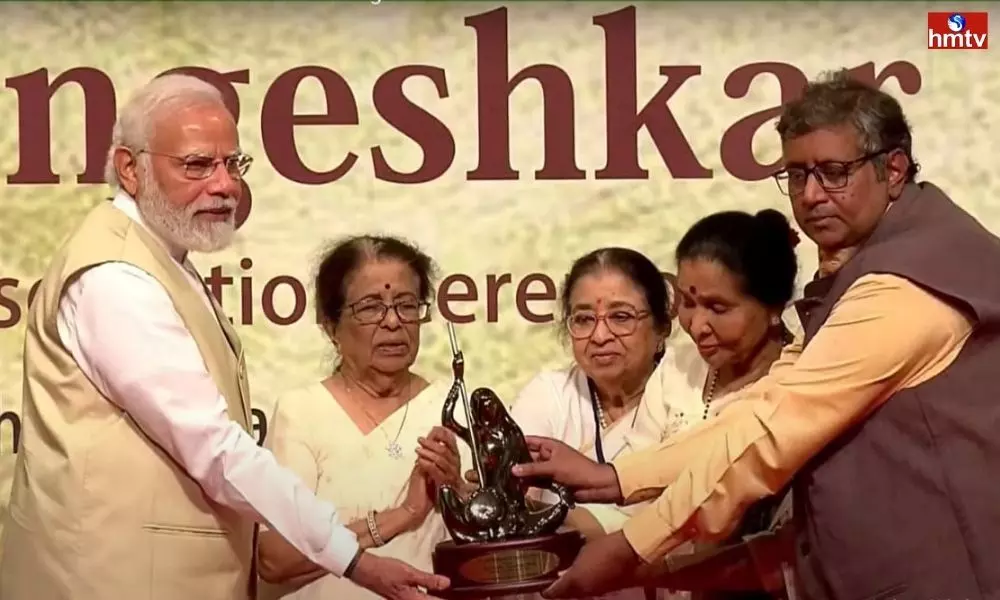 PM Narendra Modi Receives first Lata Deenanath Mangeshkar Award in Mumbai
