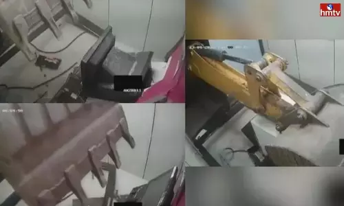 Thieves Use JCB to Steal ATM Machine in Maharashtra Sangli Thieves Use JCB to Steal ATM Machine in Maharashtra Sangli