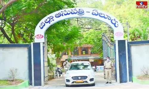 Medical Staff Gave Sugar Tablets in Place of Doctors Prescription in Eluru Govt Hospital | Live News