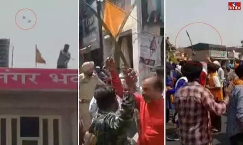 Two Groups Clash In Punjabs Patiala | Telugu News