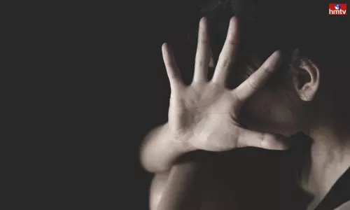 Minor Girl Molestation by TDP Leader Thota Narendra in Visakhapatnam | Live News