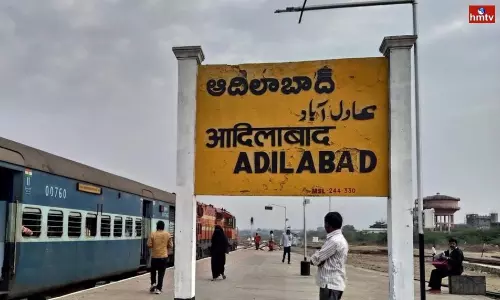 Municipal Councillor Son Attack on Opposition youth in Adilabad | Live News