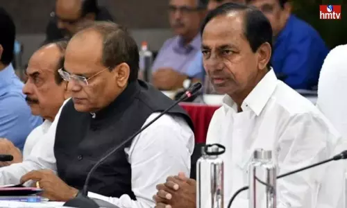 CM KCR Dissatisfied with Telangana CS Somesh Kumars Attitude