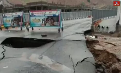 Heavy Rains Effect on Yadadri Temple | Telangana Live News