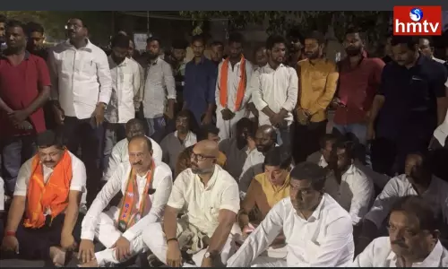 MP Dharmapuri Arvind Dharna in front of Nizamabad CP office