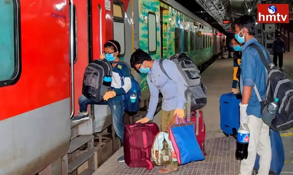 Changes in Railway Ticket Booking Passengers can Book 12 Tickets if IRCTC Account With Aadhaar Card