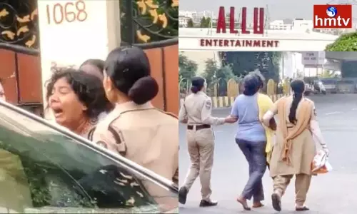 Junior Artist Sunitha Half Naked Protests Infornt of Geetha Arts Office in Jubilee Hills
