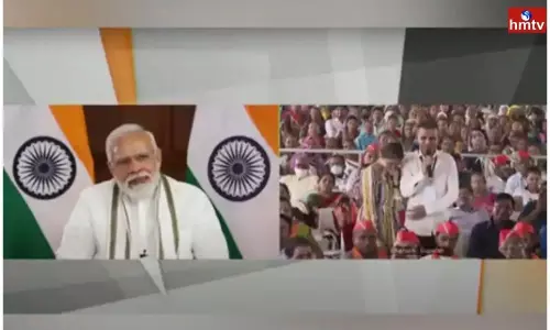 PM Narendra Modi Gets Emotional