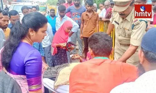 Expressing Humanity Vidadala Rajini Help Road Accident Victims