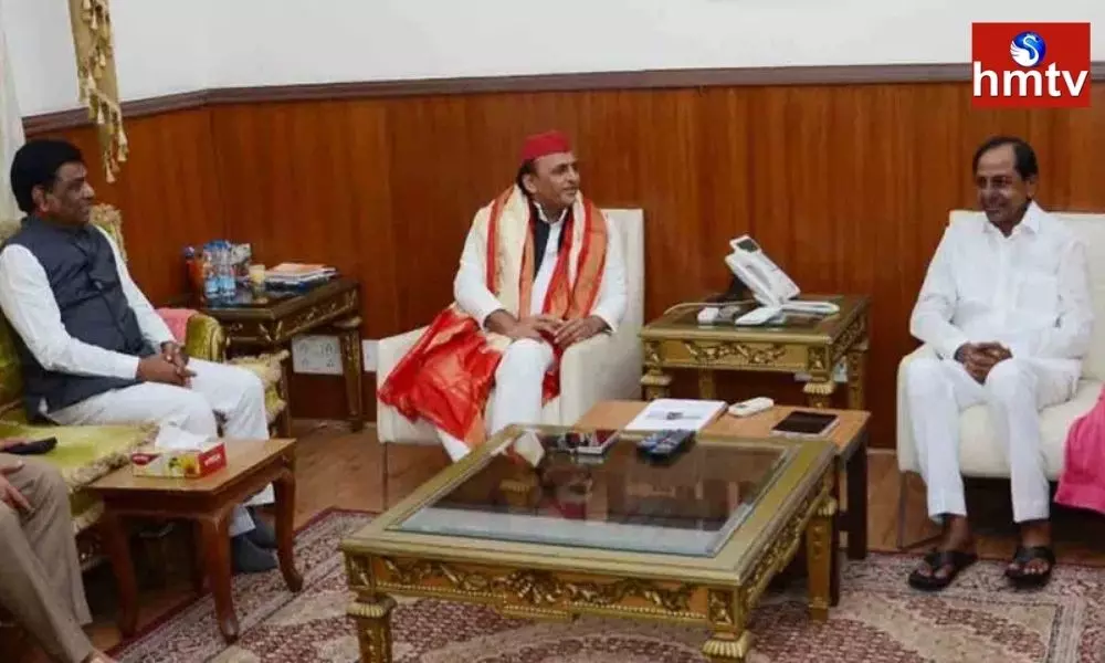 CM KCR Meets Samajwadi Party Chief Akhilesh Yadav In Delhi