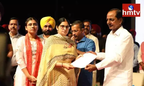 Telangana CM KCR Speaks to Farmers in Chandigarh