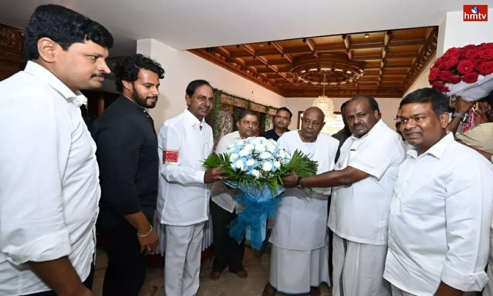 CM KCR to the Residence of Ex PM Deve Gowda