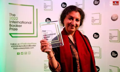 Hindi Novelist Geetanjali Shree Won International Booker Prize 2022 for Tomb of Sand | Live News Hindi Novelist Geetanjali Shree Won International Booker Prize 2022 for Tomb of Sand | Live News