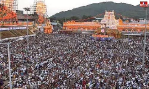 Tirumala Tirupati Crowd is Increasing Day by Day Sarvadarshanam Time is 16 Hours | Live News Tirumala Tirupati Crowd is Increasing Day by Day Sarvadarshanam Time is 16 Hours | Live News