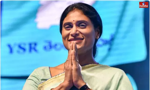 Sharmila who was a fierce critic on CM KCR Sharmila who was a fierce critic on CM KCR