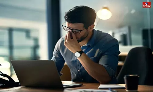 Men Suffer From Heart Attack due to Fatigue and Stress