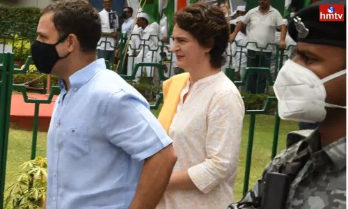 Rahul and Priyanka Gandhi arrive at the AICC office