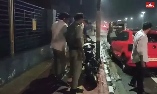 Accident on Visakhapatnam Beach Road | AP News Accident on Visakhapatnam Beach Road | AP News